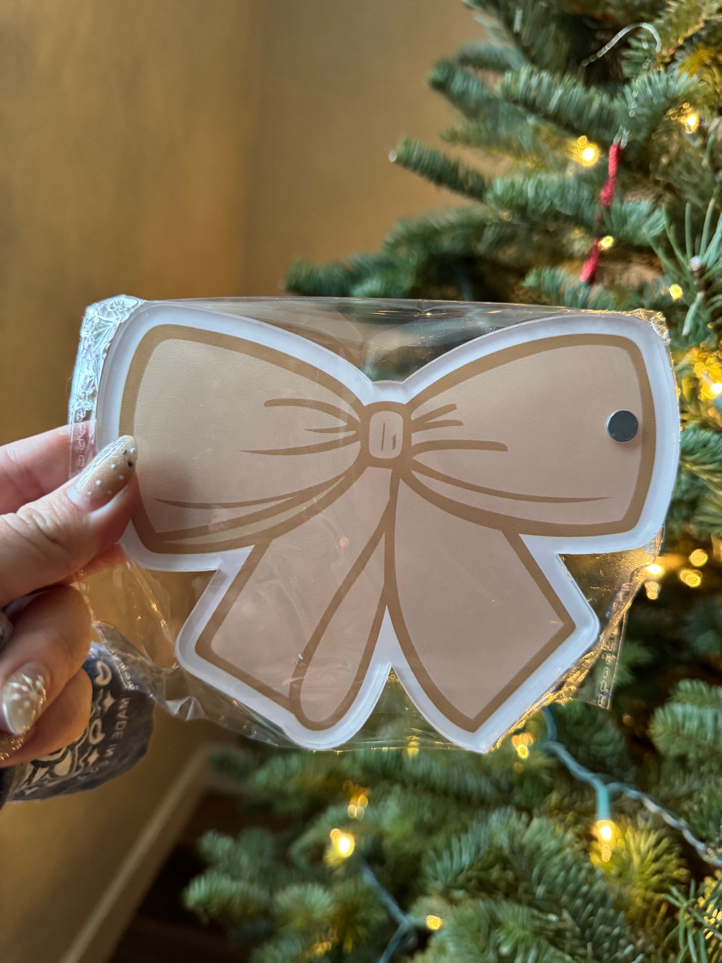 Lash tile nude bow