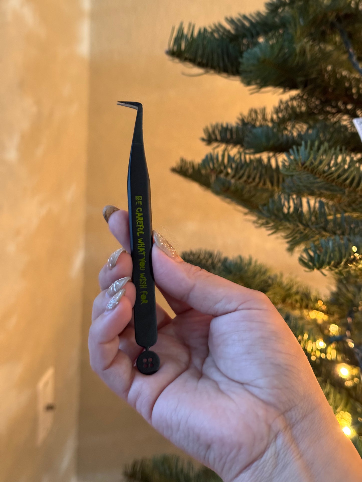 Coraline tweezers